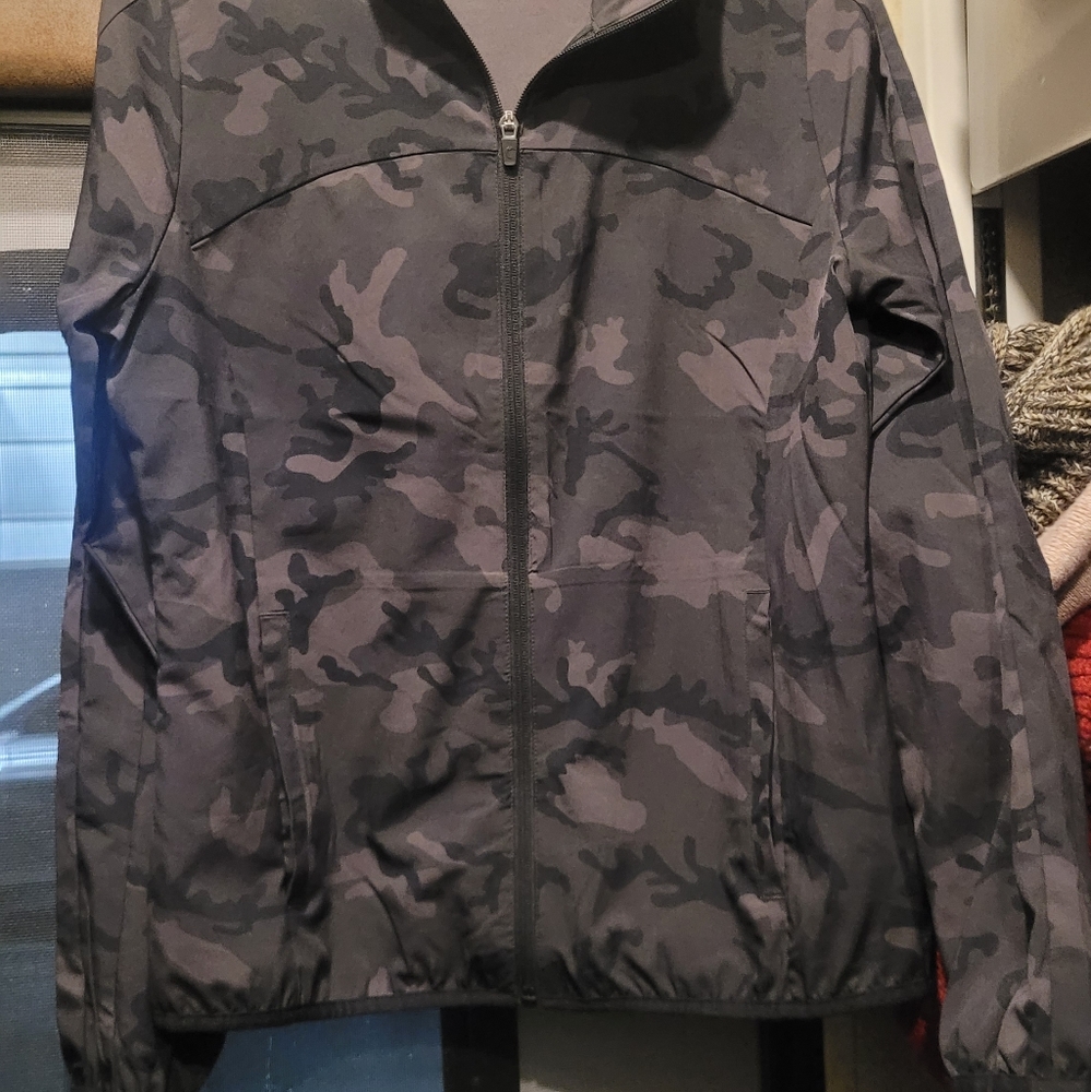 Zyia forest camo zipper hoodie jacket